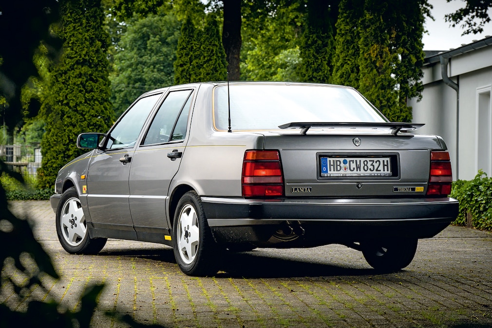 Lancia Thema 8.32: Ferrari-V8 trifft Limousine