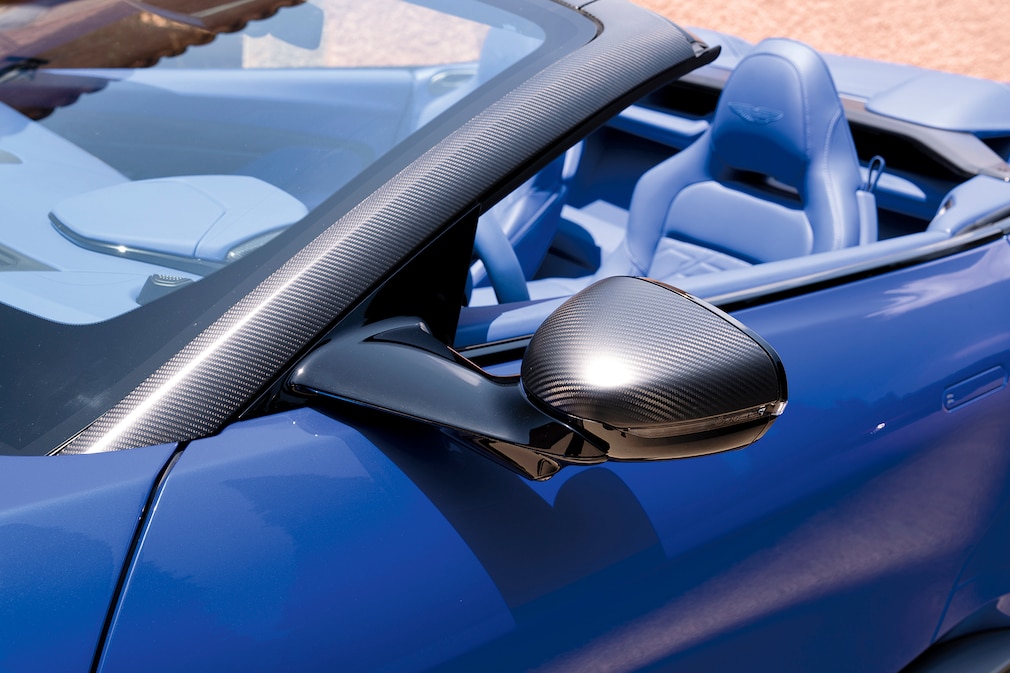 Aston Martin Vanquish Volante