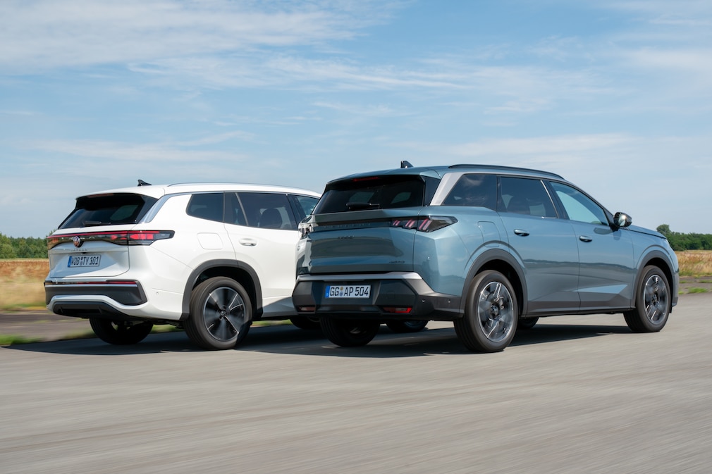 Peugeot 5008 Hybrid 145 VW Tayron 1.5 eTSI