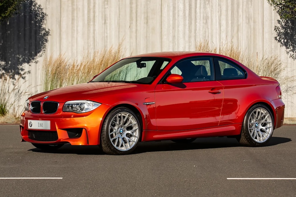 BMW 1er M Coupé E82 stehend von schräg vorn