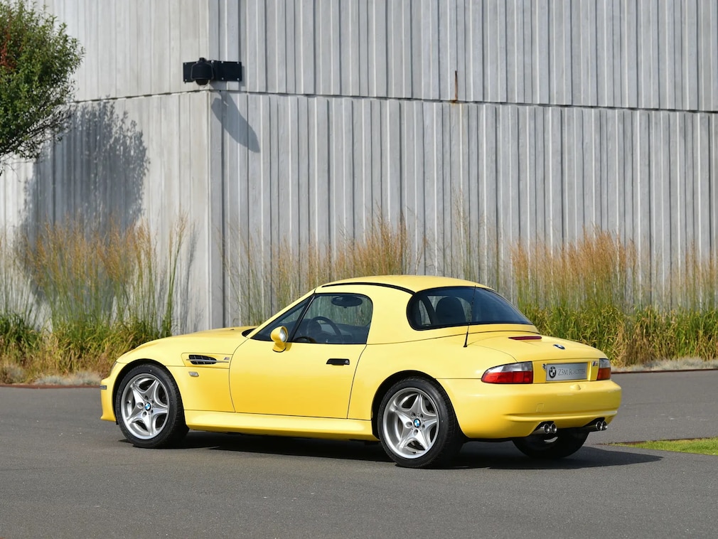 BMW M Roadster (Z3) stehend von schräg hinten