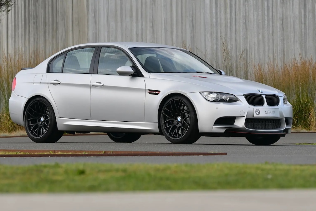 BMW M3 CRT Limousine E90 stehend von schräg vorn