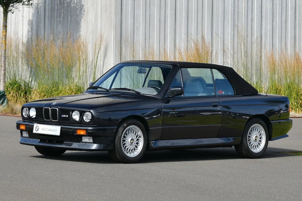 BMW M3 E30 Cabrio stehend von schräg vorn