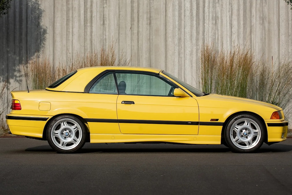 BMW M3 E36 Cabrio stehend von der Seite