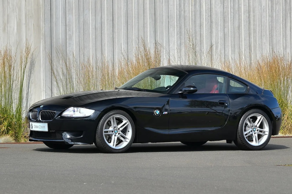 BMW Z4 M Coupé stehend von schräg vorn