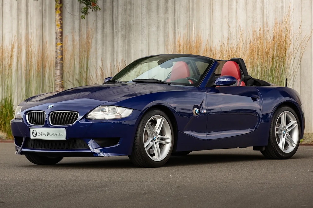 BMW Z4 M Roadster stehend von schräg vorn