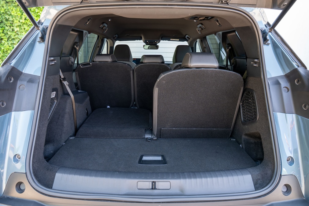 Peugeot 5008 Hybrid 145