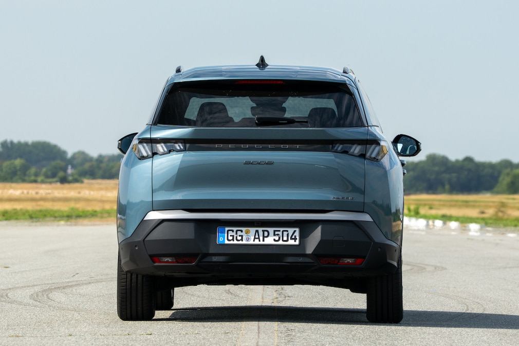 Peugeot 5008 Hybrid 145