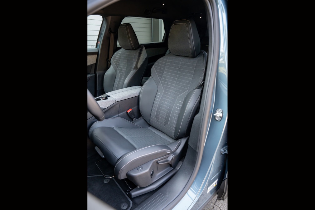 Peugeot 5008 Hybrid 145