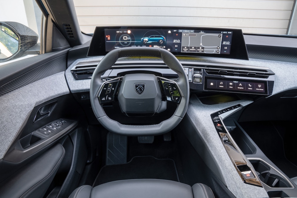 Peugeot 5008 Hybrid 145