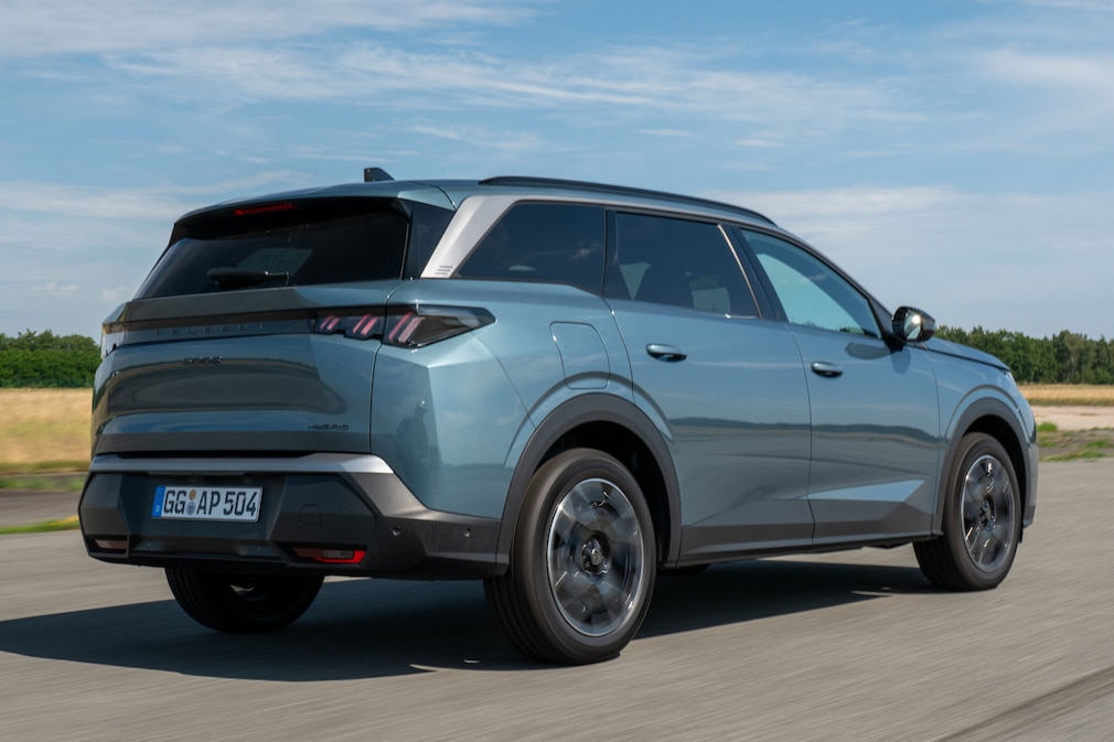 Peugeot 5008 Hybrid 145