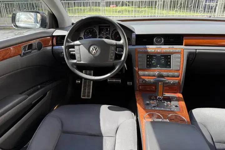 VW Phaeton