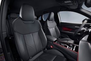Das Cockpit des neuen Audi Q3 S-Line
