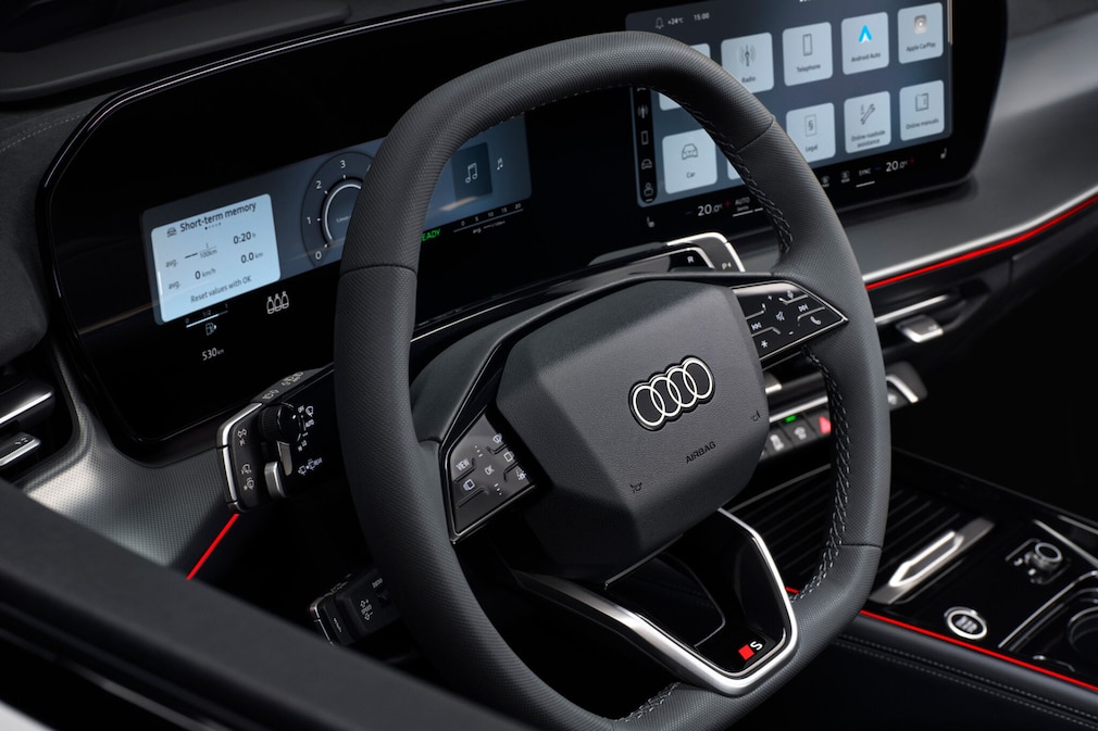 Das Lenkrad des neuen Audi Q3 in der S-Line Ausführung
