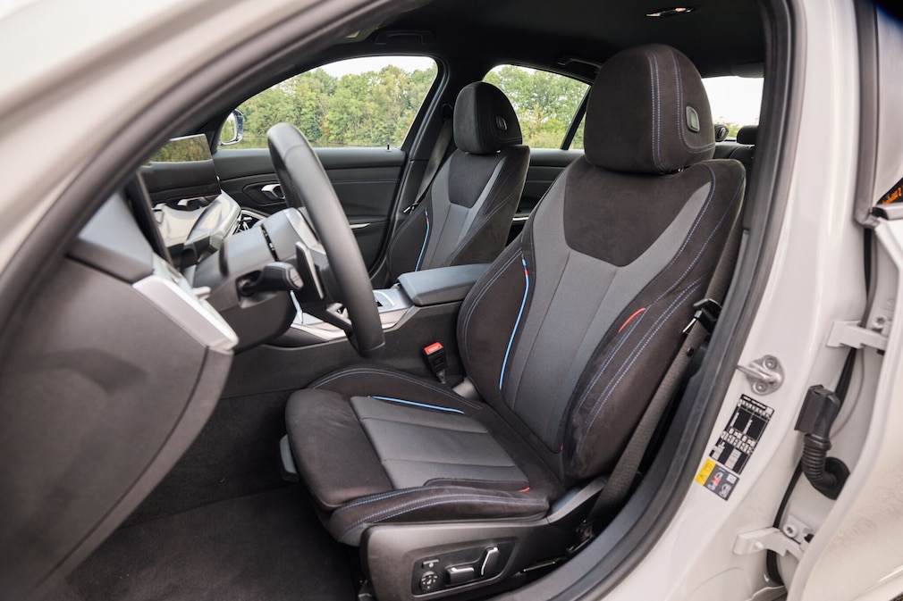 BMW 330e xDrive Limousine