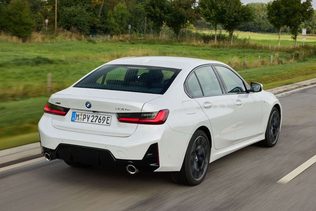 BMW 330e xDrive Limousine