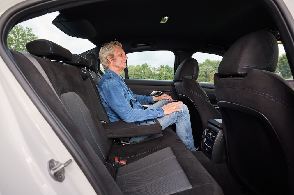 BMW 330e xDrive Limousine