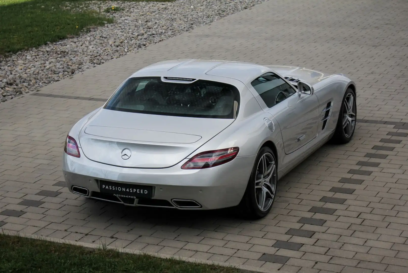 Gebrauchtwagen: einzigartiger Mercedes SLS AMG