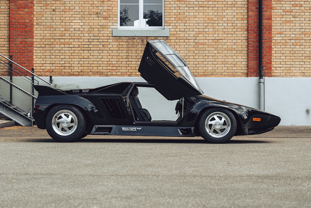 Vector W8 Twin Turbo