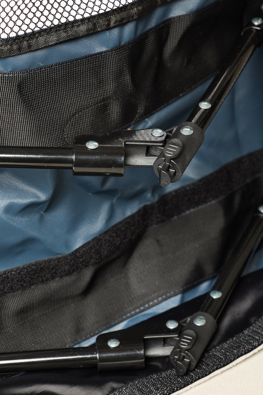 Detailansicht von Gelenkverbindung einer Texilbox.