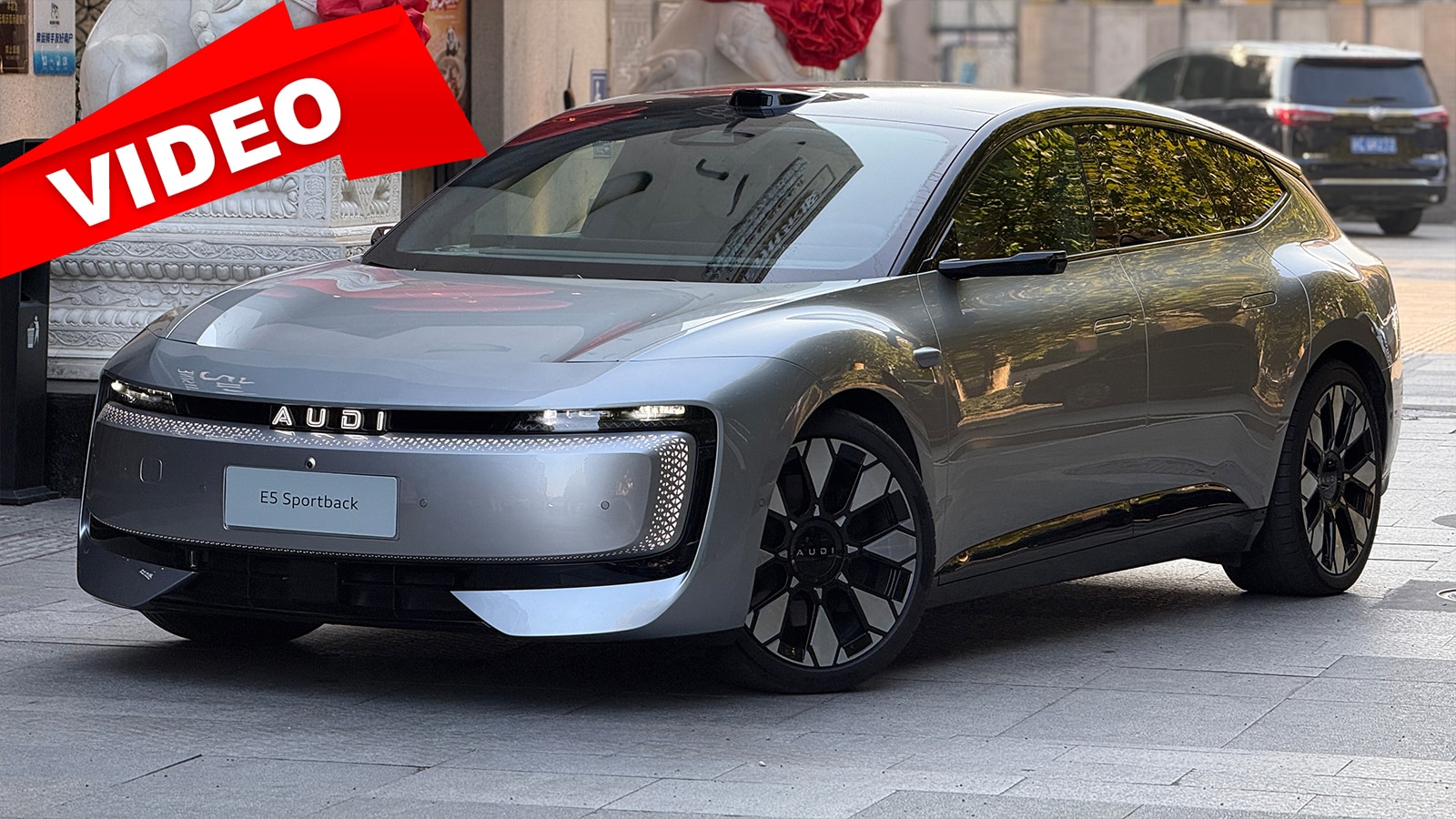 Dieser-Audi-rollt-ohne-Ringe-durch-China