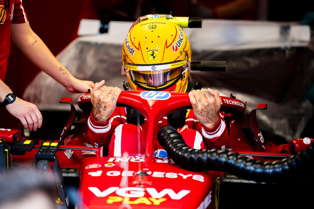 Lewis Hamilton Ferrari