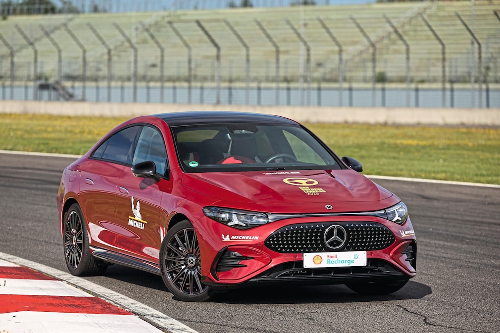 Redaktionspreis "Bestes Auto unter 50.000 Euro" für den Mercedes CLA