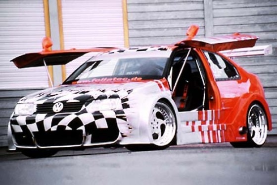 VW Bora V5 Flügeltürer von Carline
