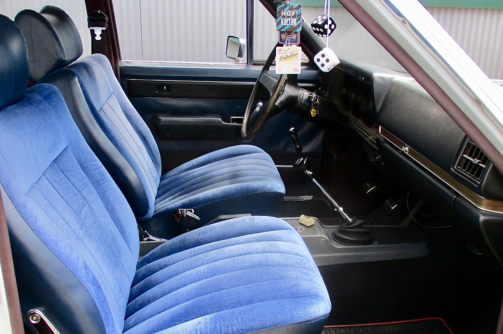 Opel Admiral B Schrägheck-Umbau von Vogt, Cockpit und Vordersitze