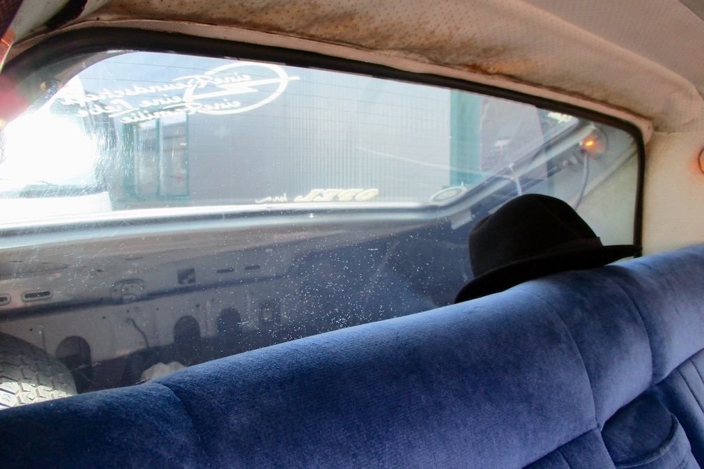 Opel Admiral B Schrägheck-Umbau von Vogt, Trennscheibe von innen