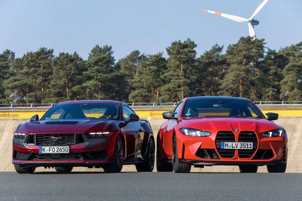 BMW M4 Coupé Ford Mustang Dark Horse