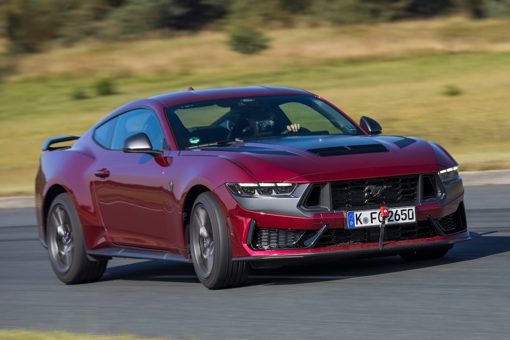 Ford Mustang Dark Horse