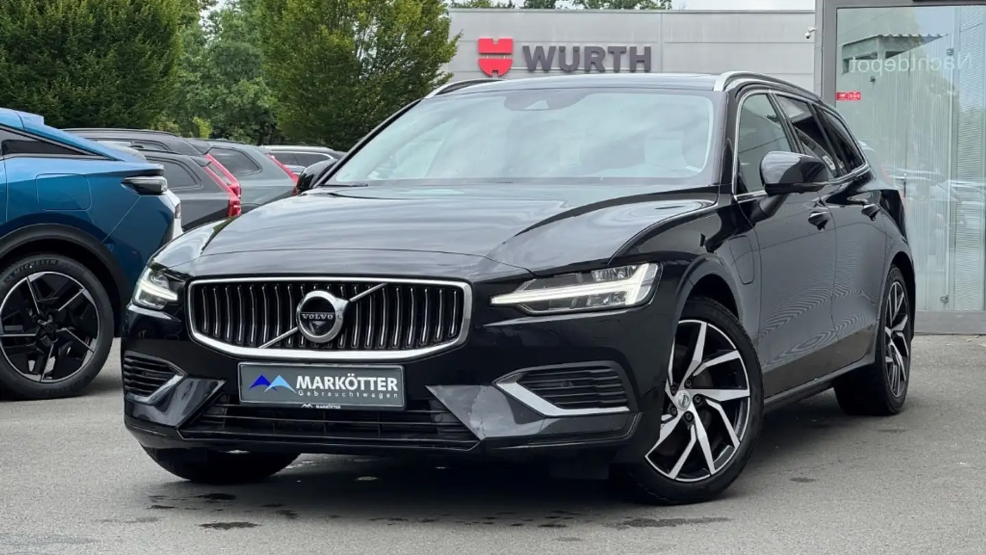 Plug-in-Hybrid-Kombi-Volvo-V60-T6-Recharge-mit-398-PS-zum-Top-Preis