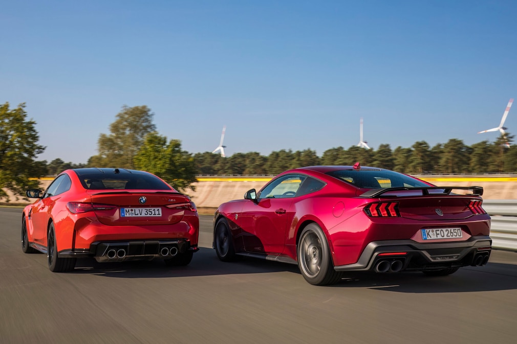 BMW M4 Coupé Ford Mustang Dark Horse