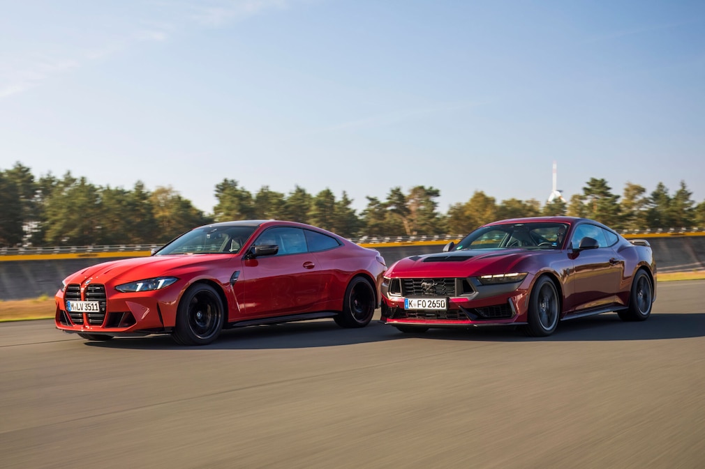 BMW M4 Coupé Ford Mustang Dark Horse