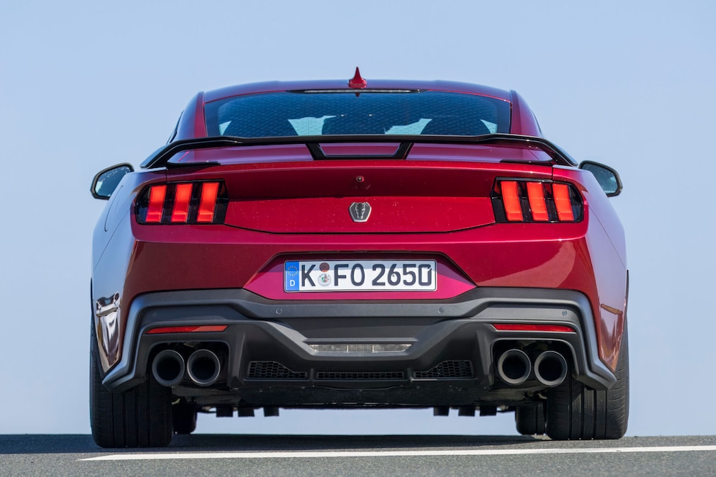 Ford Mustang Dark Horse