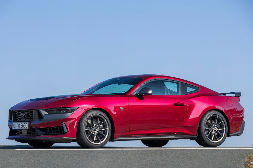 Ford Mustang Dark Horse