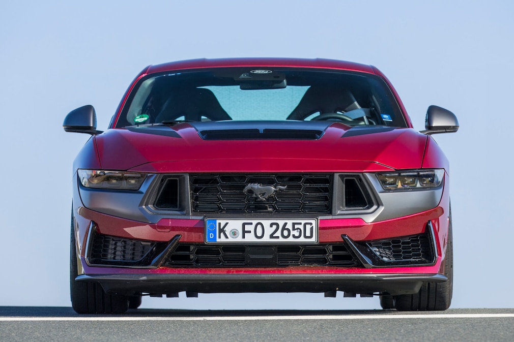 Ford Mustang Dark Horse