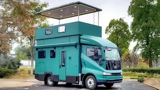 BYD mischt den Wohnmobilmarkt auf  mit Dachterrasse
