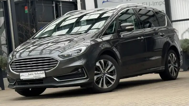 Siebensitzer-von-Ford-mit-Vollausstattung-f-r-unter-24-000-Euro