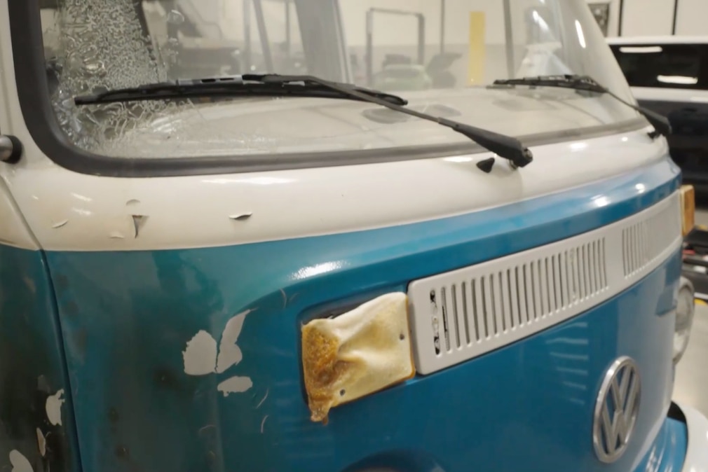 VW Bus T2 T2b Bulli, geschmolzenes Blinkerglas vorn