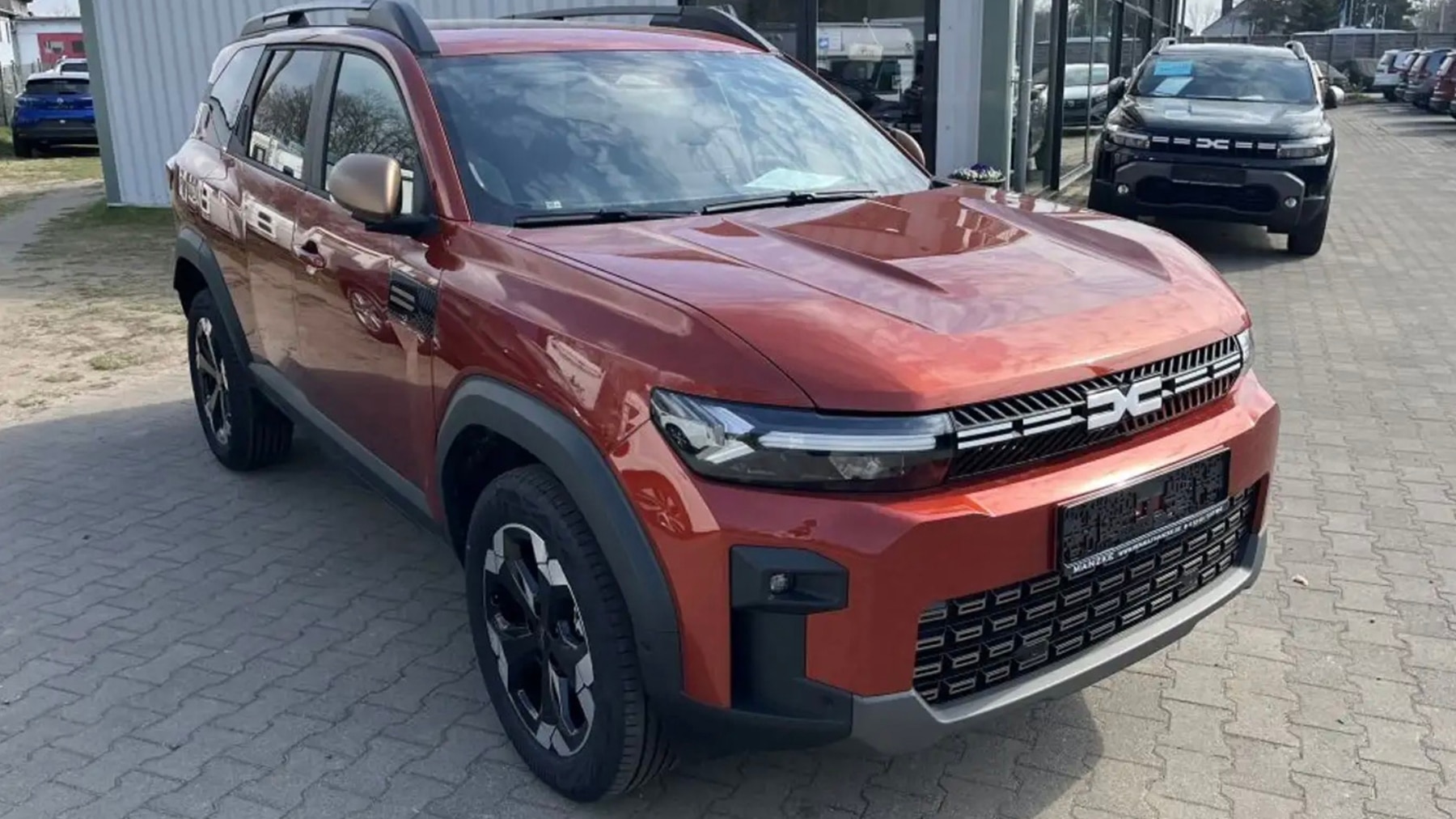 Dacias-gr-tes-SUV-mit-wenig-Kilometern-g-nstig-zu-verkaufen