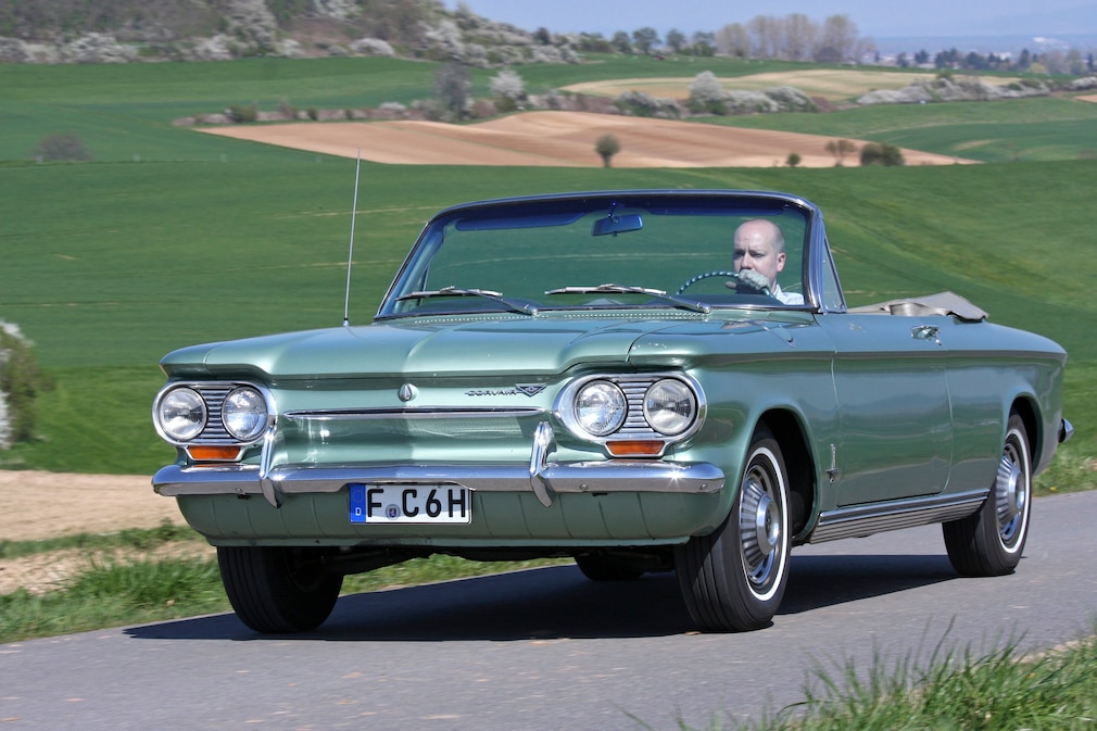 Chevrolet Corvair Cabrio schräg von vorn