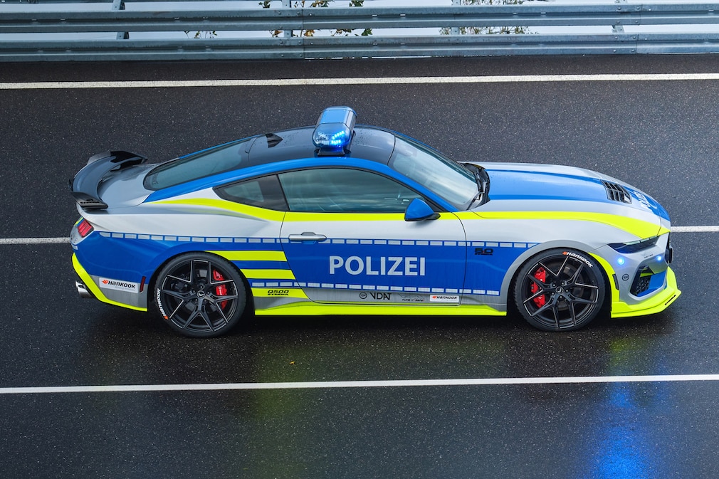 Ford Mustang im Polizei-Trimm auf der Essen Motor Show