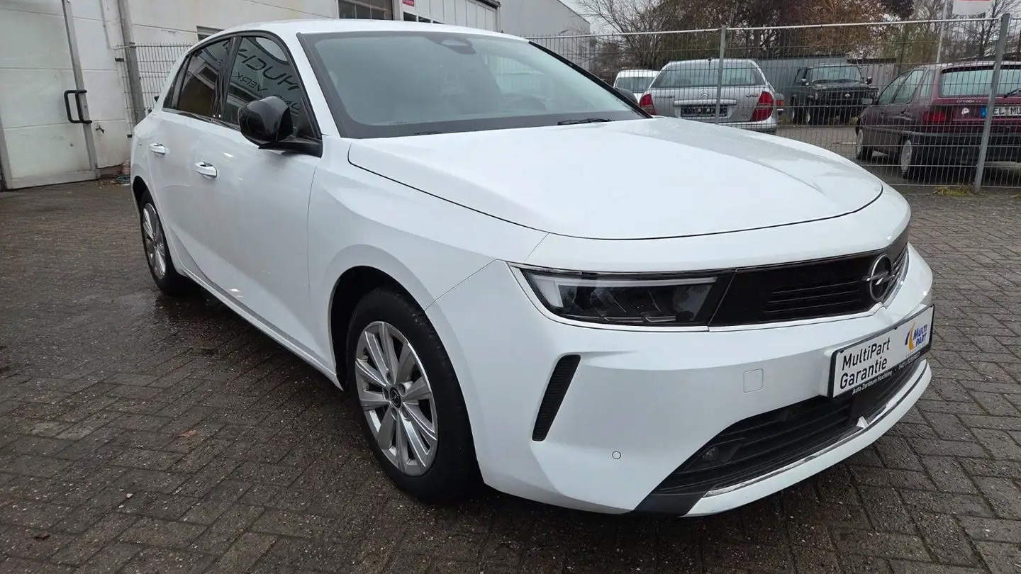 Fast-neuer-Kompakt-Opel-zum-Kampfpreis