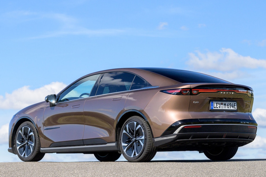 Mazda 6e