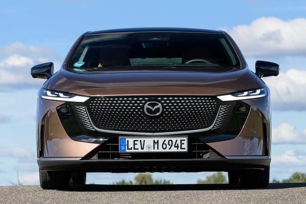 Mazda 6e