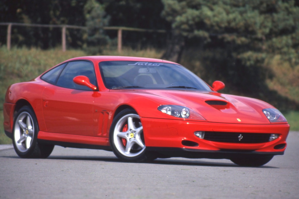 Ferrari 550 Maranello stehend schräg von vorn