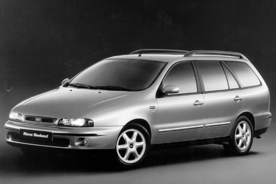 Fiat Marea Weekend stehend schräg von vorn