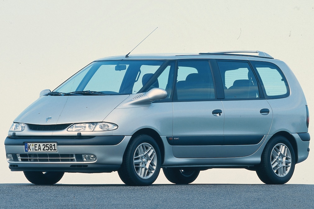 Renault Espace III stehend schräg von vorn